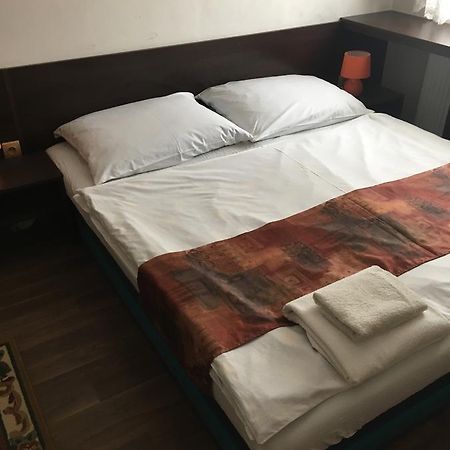 Harrys City Motel Komárno Eksteriør bilde