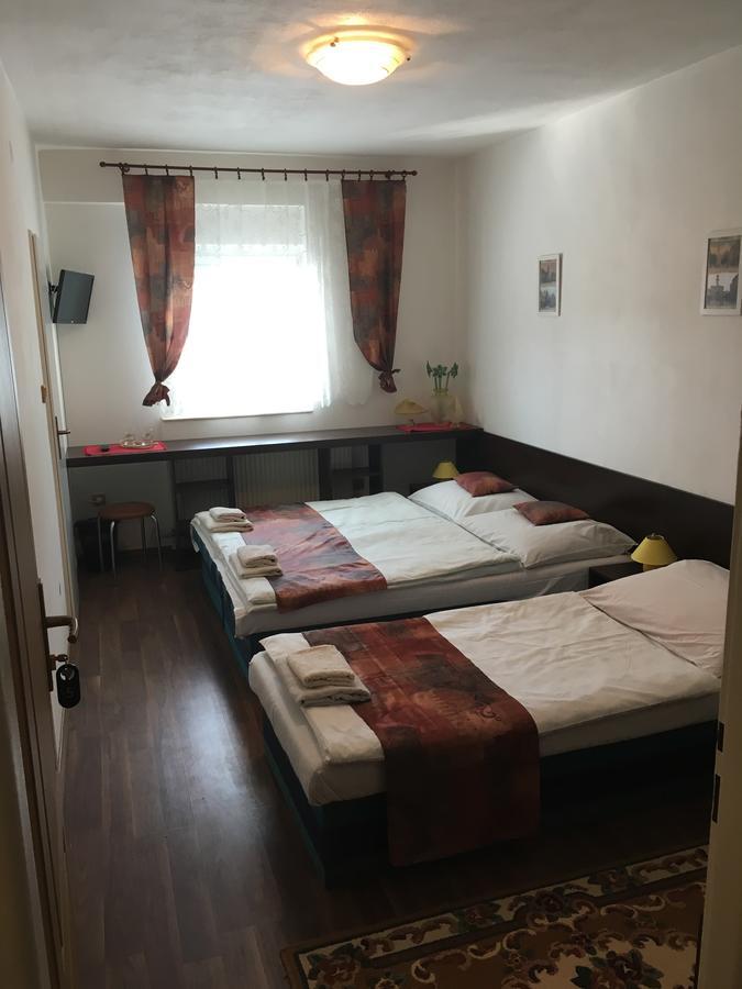 Harrys City Motel Komárno Eksteriør bilde